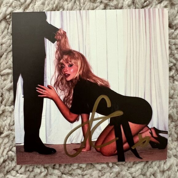Sabrina Carpenter Man’s Best Friend Standard Signed Insert CD - Picture 2 of 8